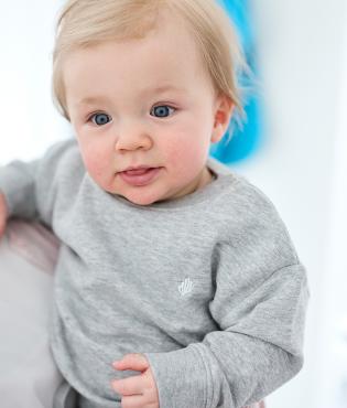 Sweatshirt eat.sleep.play.repeat. 